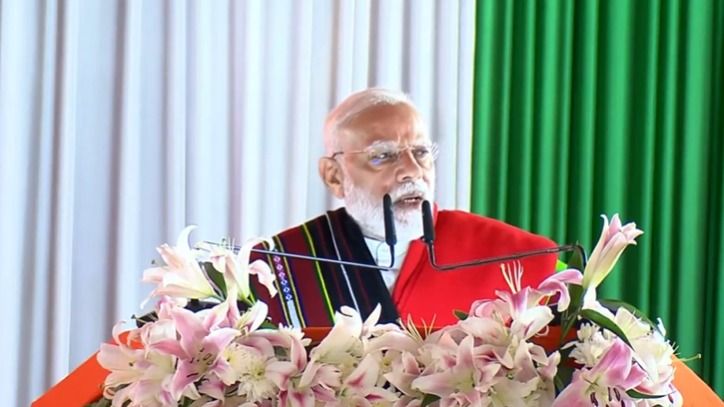  'কথা দিচ্ছি, পাশে আছি,' ২ বছর পর মণিপুরে পা রেখে শান্তির বার্তা মোদীর 