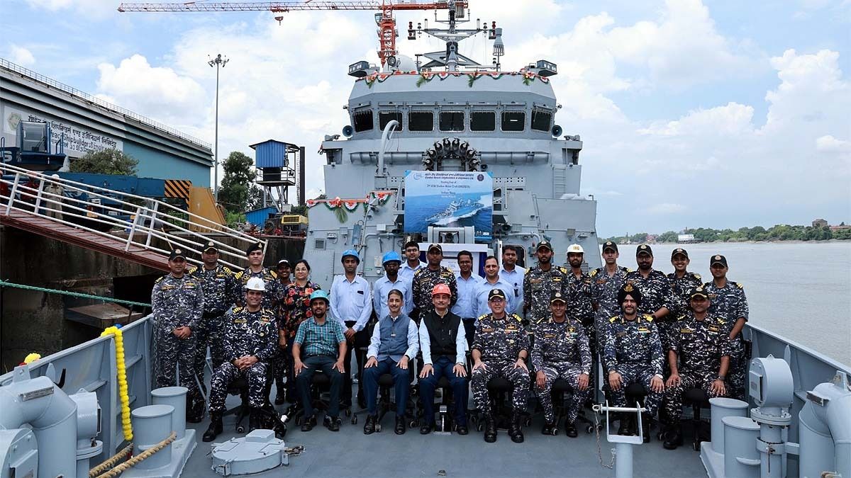 নৌবাহিনী পেল শক্তিশালী অ্যান্টি-সাবমেরিন জলযান ‘অ্যান্ড্রোথ’, তৈরি হয়েছে গার্ডেনরিচে
