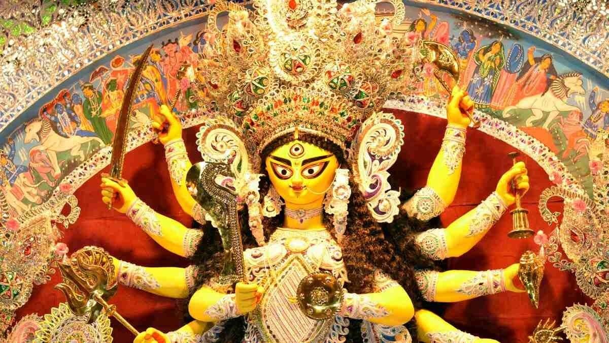 এই দুর্গাপুজোয় আর্থিক সমৃদ্ধি চাইলে এই ৪টি কাজ করতেই হবে