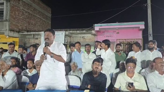 মোক্তার শেখের সঙ্গে বিধায়ক শওকত মোল্লা