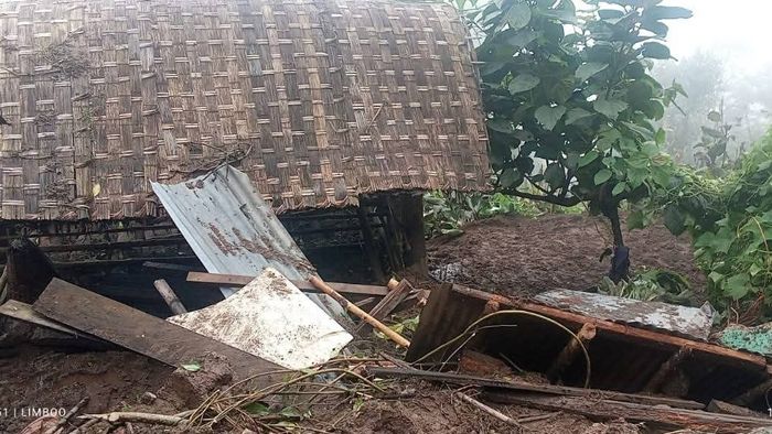 সিকিমে পাহাড়ে ধস নেমে মৃত্যু, কার্শিয়াং ও দার্জিলিংয়ের একাধিক এলাকা যোগাযোগ বিচ্ছিন্ন