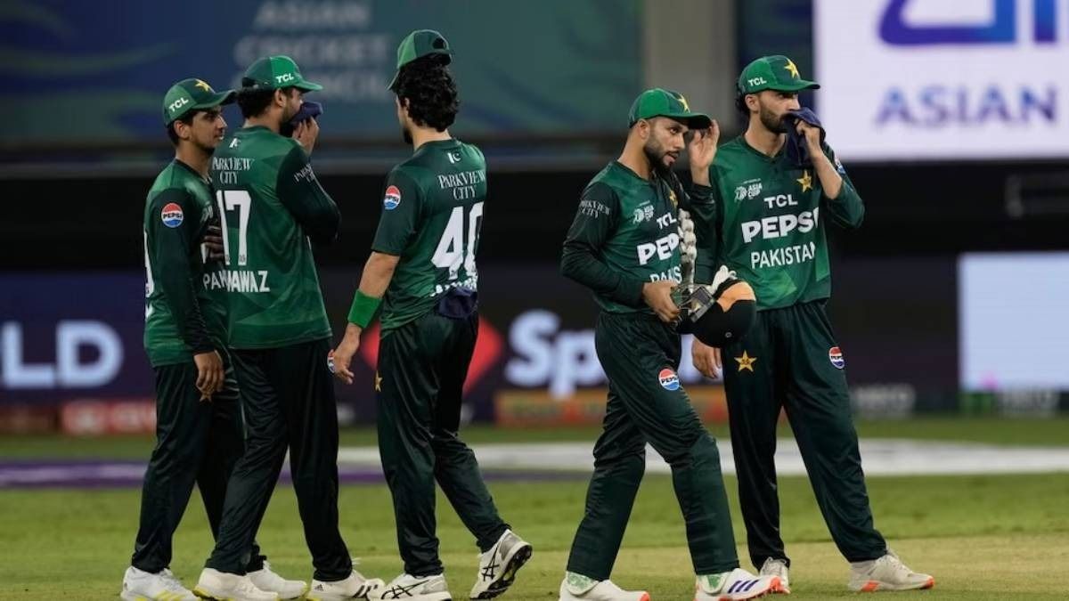 ভারতের সঙ্গে হেরে বড় ধাক্কা পাকিস্তান ক্রিকেটের, সাসপেন্ড খোদ ডিরেক্টর