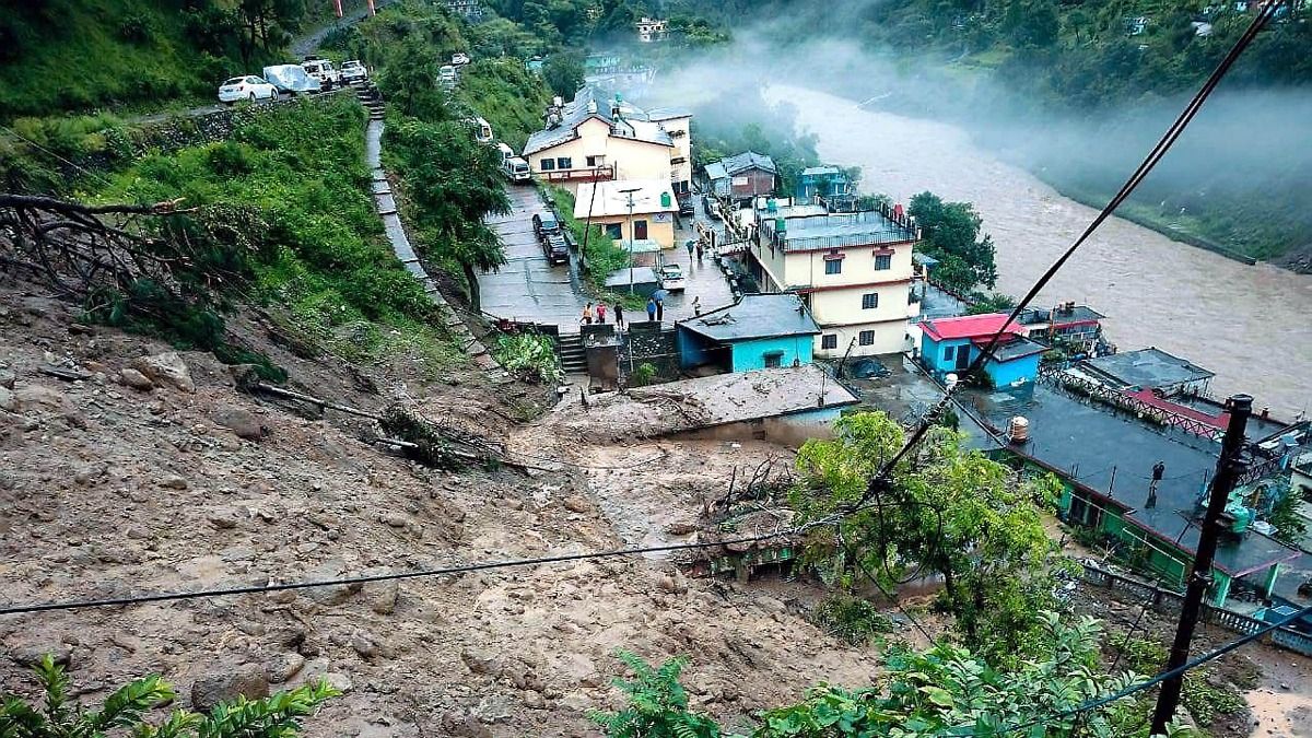 ফের বিপর্যয় উত্তরাখণ্ডে, চামোলিতে  মেঘভাঙা বৃষ্টিতে ব্যাপক ধ্বংসযজ্ঞ, নিখোঁজ অনেকে