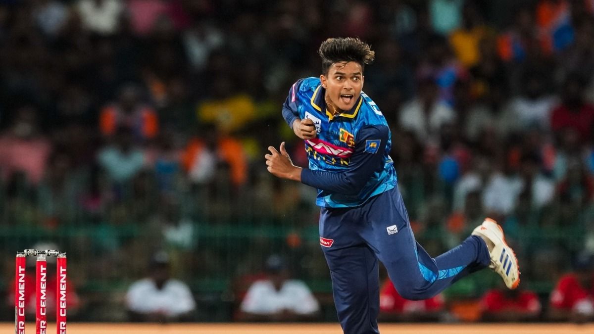 এশিয়া কাপ: ছেলে ৫ বলে ৫ ছক্কা খেতেই বাবার হার্ট অ্যাটাক, শ্রীলঙ্কান প্লেয়ার পিতৃহারা
