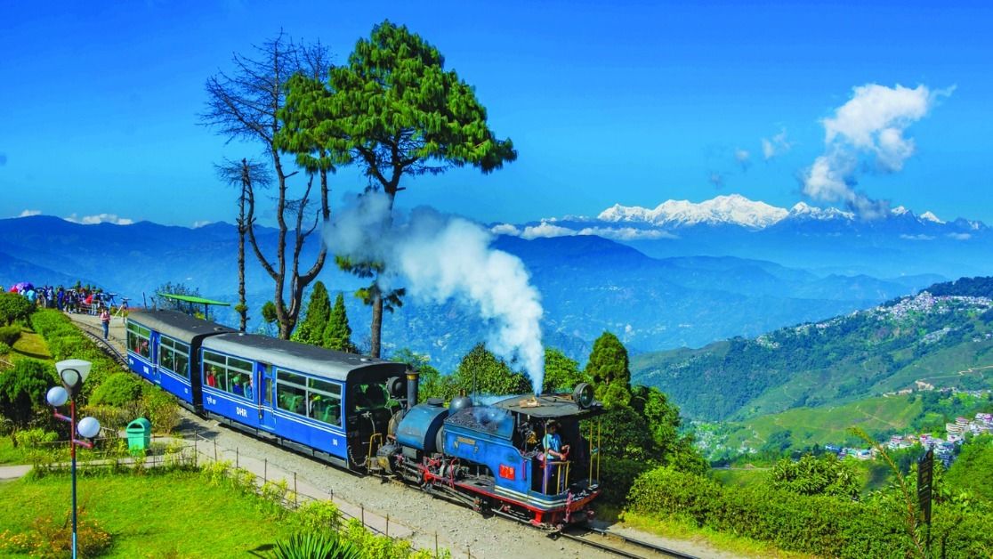 DHR-এর পুজো উপহার, সস্তায় একাধিক টয়ট্রেন রাইড চালু