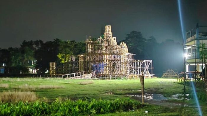 ক্যালিফোর্নিয়ার ডিজনিল্যান্ড, তাক লাগাল শিলিগুড়ির এই পুজো