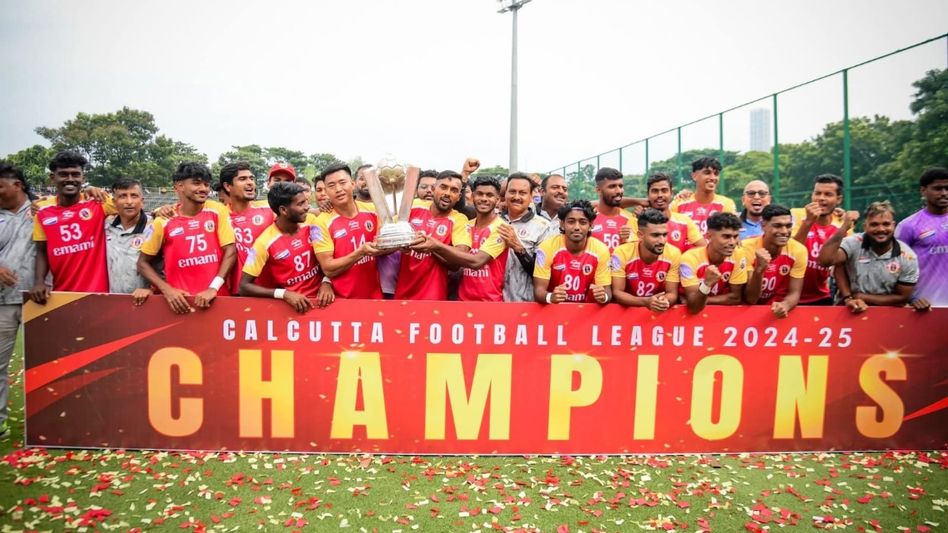 ৪৮ ঘণ্টার মধ্যে দু'বার চ্যাম্পিয়ন, গতবারের পর এবারও কলকাতা লিগ ঘরে তুলল ইস্টবেঙ্গল ৪৮ ঘণ্টার মধ্যে দু'বার চ্যাম্পিয়ন, গতবারের পর এবারও কলকাতা লিগ ঘরে তুলল ইস্টবেঙ্গল