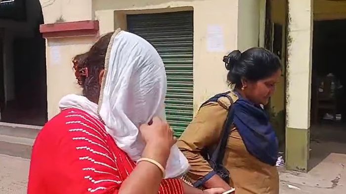 স্কুল ইন্সপেক্টরের সই জাল করে লোন? মালদায় গ্রেফতার প্রধান শিক্ষিকা