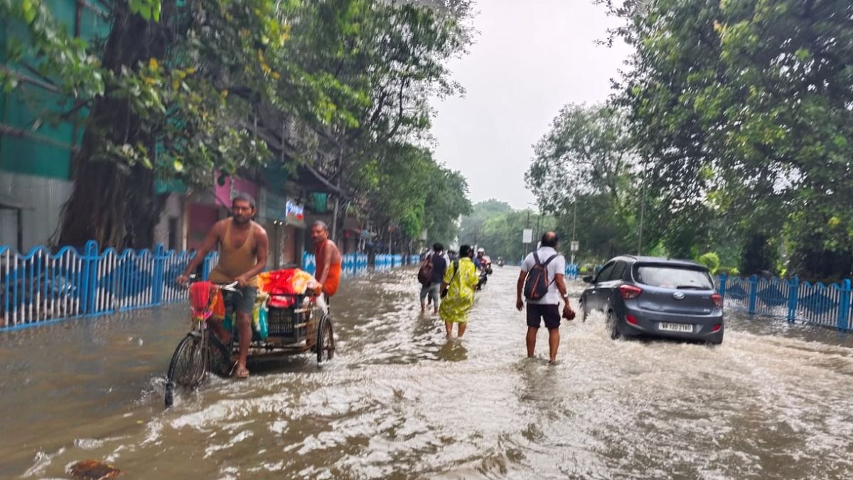 কলকাতায় বিপর্যয়।-নিজস্ব ছবি