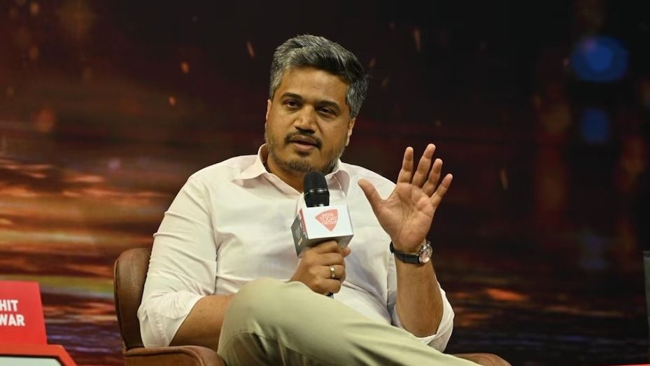 'অল্প বয়স, মাথাটা একটু চটে যায়,' আমলাকে ধমকের ঘটনায় সাফাই রোহিত পাওয়ারের