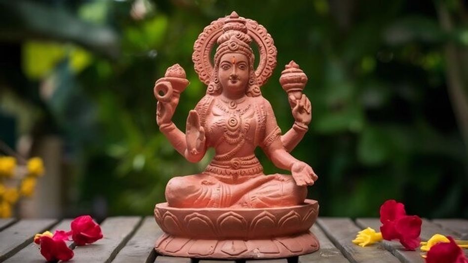 দুর্গাপুজোয় এই গ্রামে পূজিত হন ধনলক্ষ্মী, ৮০ বছরের প্রথার কারণ কী? দুর্গাপুজোয় এই গ্রামে পূজিত হন ধনলক্ষ্মী, ৮০ বছরের প্রথার কারণ কী?