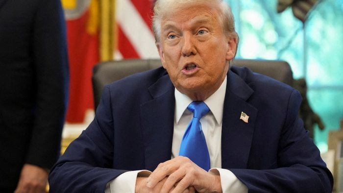 মার্কিন যুক্তরাষ্ট্রে আর কোনও বিদেশি ছবি সহজে ঢুকতে দেবে না ট্রাম্প প্রশাসন।