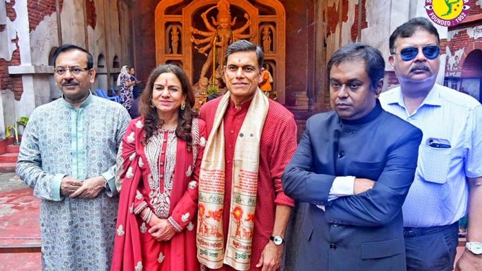 সুরুচি সঙ্ঘে সস্ত্রীক সজ্জন জিন্দল