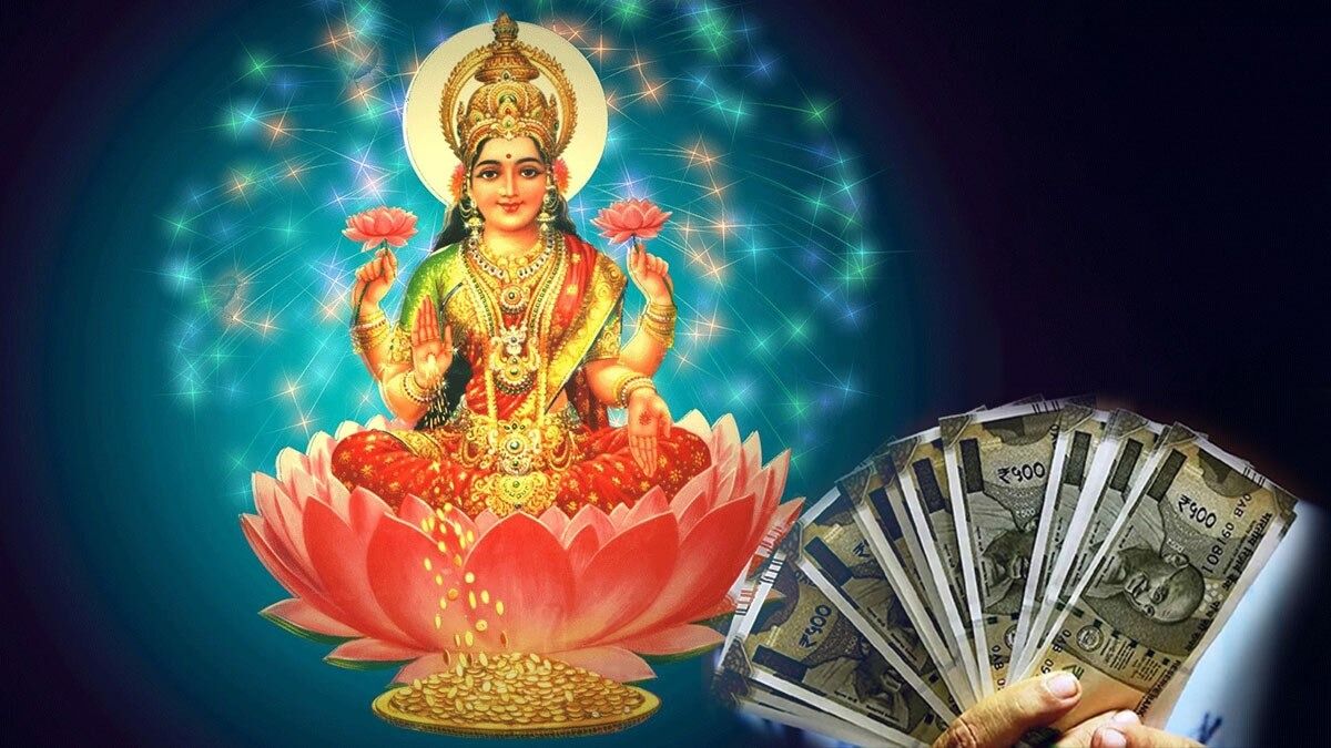 চাঁদের আলোয় পায়েস রান্না, কাঁচের পাত্রে কচ্ছপ, মা লক্ষ্মীকে তুষ্ট করতে আর কী কী করবেন? 