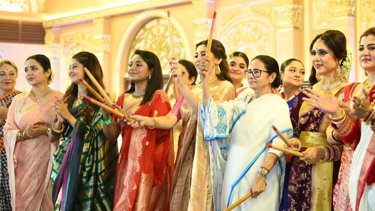 'কার্নিভাল বাংলার গর্ব, ওই দিন উত্তরবঙ্গ এসে কী করতাম?', বিরোধীদের পাল্টা প্রশ্ন মমতার   