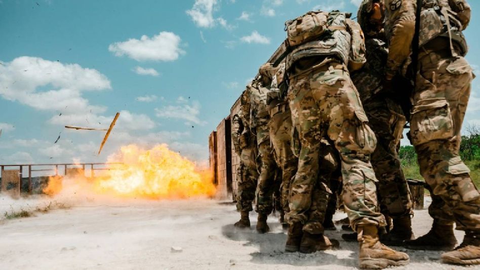 পাক সেনার কনভয়ে বড়সড় জঙ্গি হামলা, প্রচুর মৃত্যু পাক সেনার কনভয়ে বড়সড় জঙ্গি হামলা, প্রচুর মৃত্যু