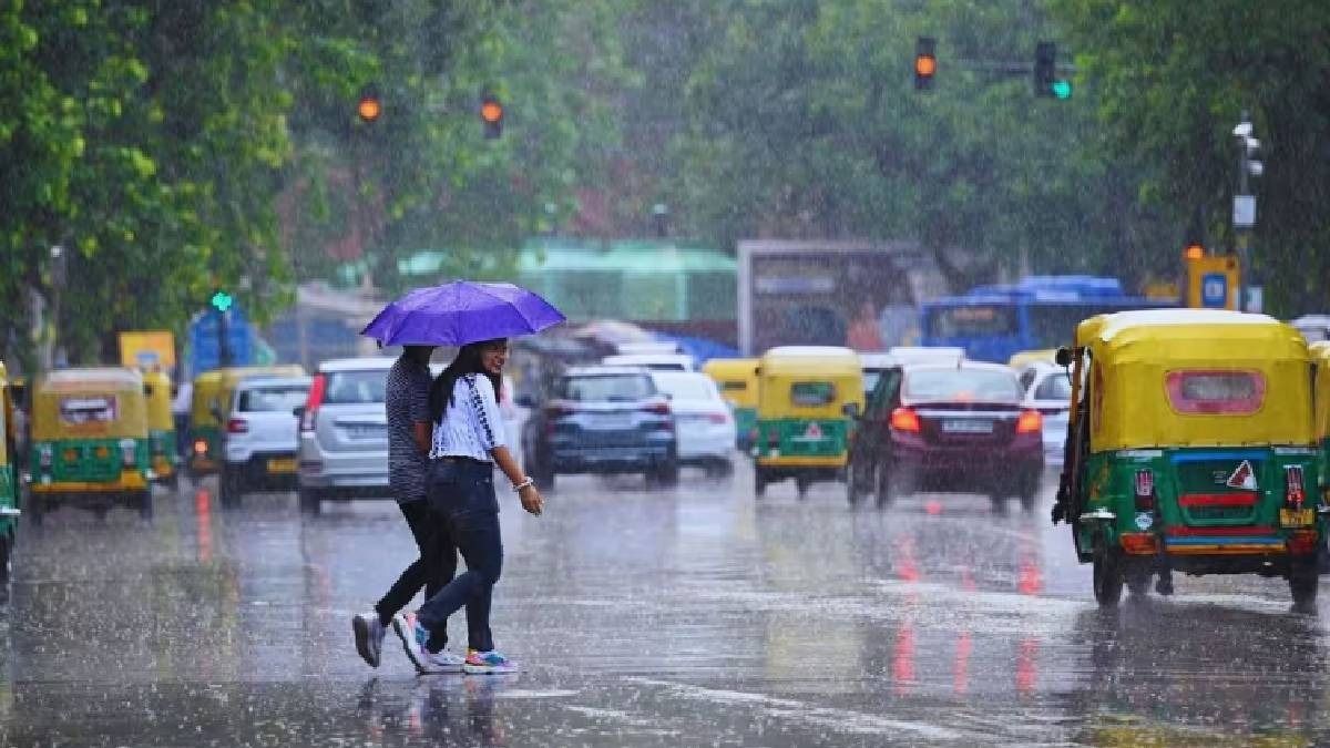 জোড়া ঘূর্ণাবর্তের জেরে রয়েছে বৃষ্টির পূর্বাভাস! আবহাওয়ার উন্নতি কবে?