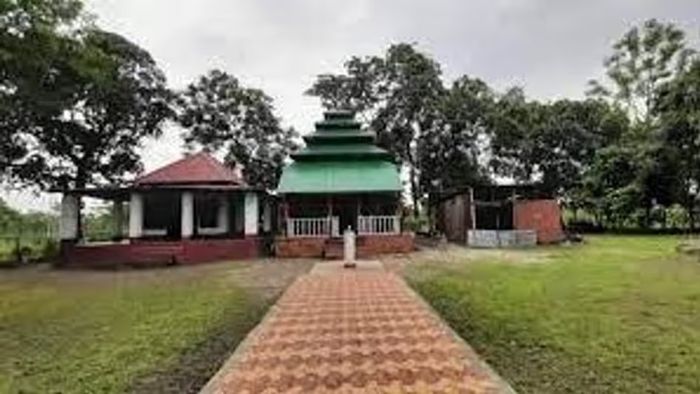 এখনও জনশ্রুতির টানে ভিড় জমে দেবী চৌধুরানী মন্দিরের কালীপুজোয়