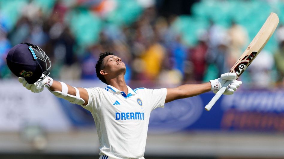 ডাবল সেঞ্চুরির সামনে জয়সওয়াল, ২ উইকেটে ৩১৮ রান ভারতের ডাবল সেঞ্চুরির সামনে জয়সওয়াল, ২ উইকেটে ৩১৮ রান ভারতের