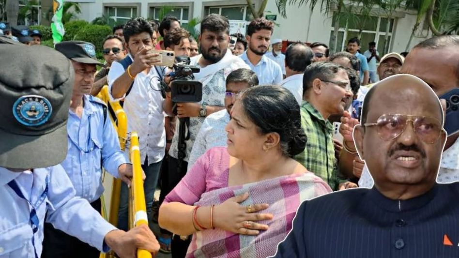দুর্গাপুর গণধর্ষণ: তরুণীকে দেখতে হাসপাতালে রাজ্যপাল, ওড়িশার মহিলা কমিশনকে বাধার অভিযোগ দুর্গাপুর গণধর্ষণ: তরুণীকে দেখতে হাসপাতালে রাজ্যপাল, ওড়িশার মহিলা কমিশনকে বাধার অভিযোগ