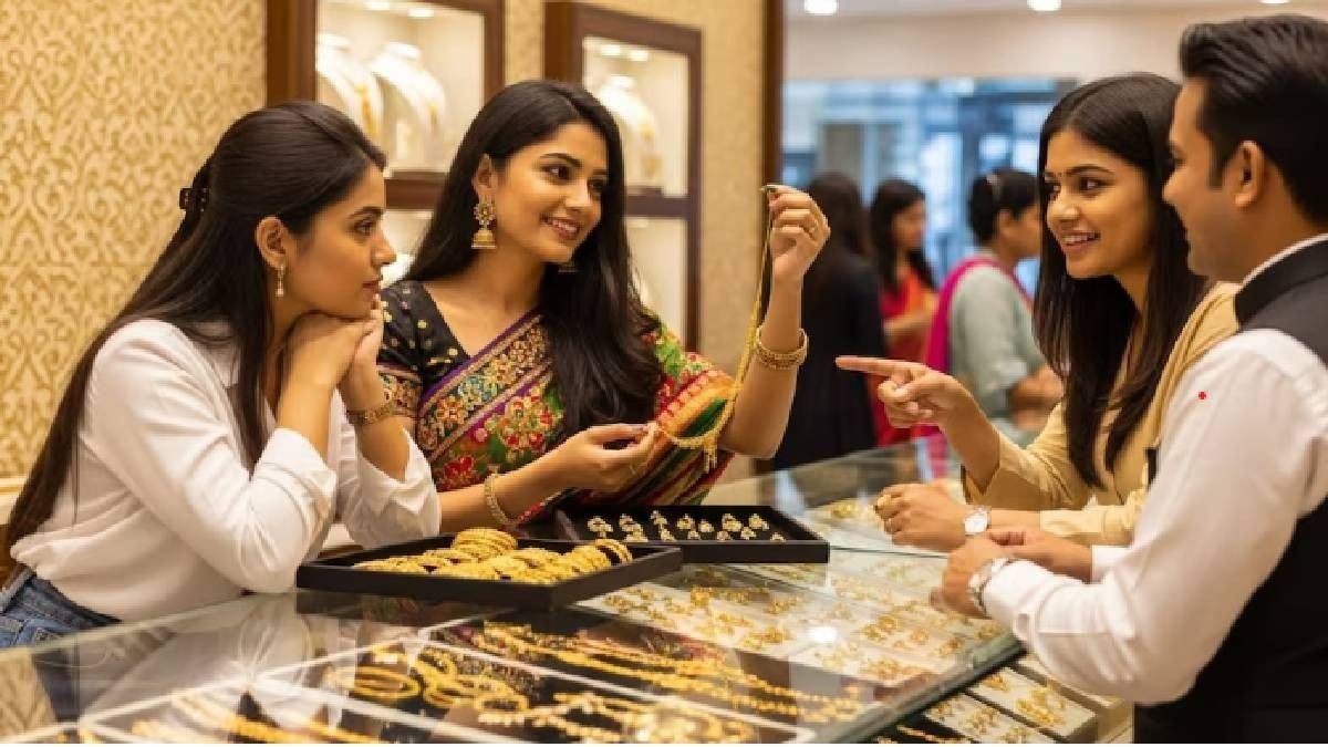 লাখের ঘরে সোনা হলেও ধনতেরাসের সেলে ভাটা নেই! কত হাজার কোটির বিক্রি?