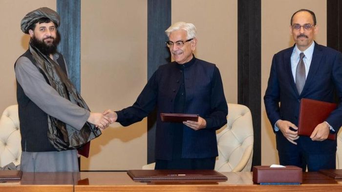 রবিবার কাতারের বিদেশ মন্ত্রক জানিয়েছে, দুই দেশই সংঘর্ষবিরতিতে রাজি হয়েছে।