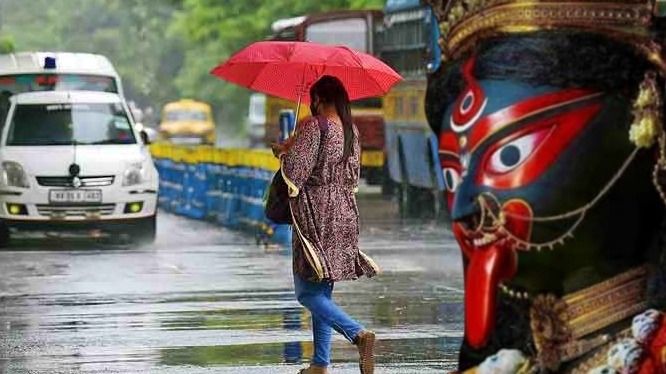 আগামী ২৪ ঘণ্টায় দক্ষিণবঙ্গে ৪ জেলায় বৃষ্টি, হলুদ অ্যালার্ট জারি