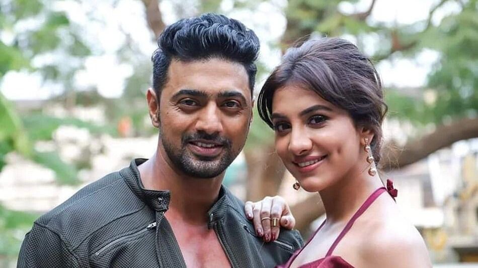 ফের দূরত্বের গুঞ্জন! কেন দেবের পাশে ছিলেন না? এবার সাফাই রুক্মিণীর