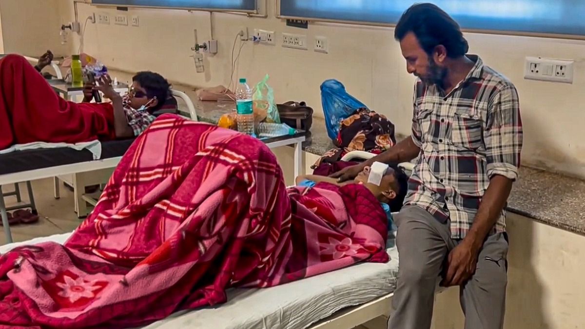 দীপাবলির পর দৃষ্টিশক্তি হারাচ্ছে একের পর এক শিশু