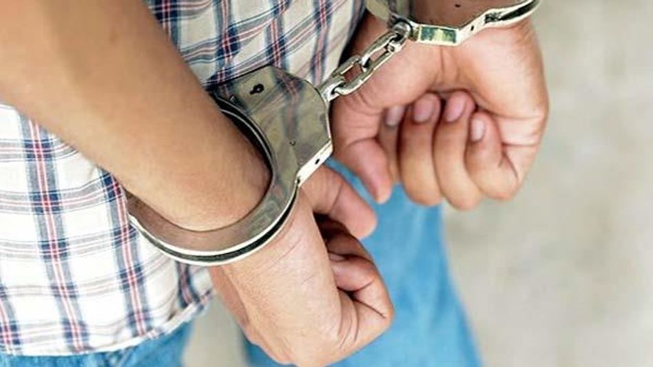 খড়িবাড়ি হাসপাতালে জাল শংসাপত্রকাণ্ডে গ্রেফতার ১, পলাতক মূল অভিযুক্ত TMC নেতা খড়িবাড়ি হাসপাতালে জাল শংসাপত্রকাণ্ডে গ্রেফতার ১, পলাতক মূল অভিযুক্ত TMC নেতা