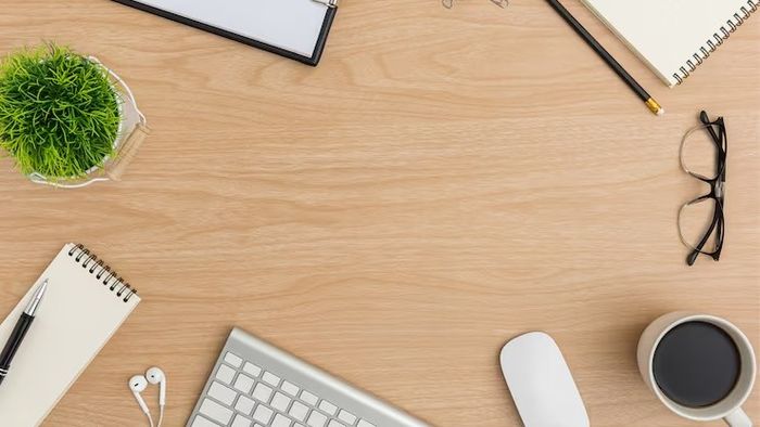 অফিসের ডেস্ক একটু গুছিয়ে নিলেই পদোন্নতি-মাইনে বৃদ্ধি নিশ্চিত, জানা আছে কি?