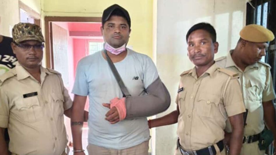 খড়িবাড়ির জাল জন্ম-মৃত্যু শংসাপত্র মামলায় TMC নেতার ছেলে পার্থ গ্রেফতার খড়িবাড়ির জাল জন্ম-মৃত্যু শংসাপত্র মামলায় TMC নেতার ছেলে পার্থ গ্রেফতার