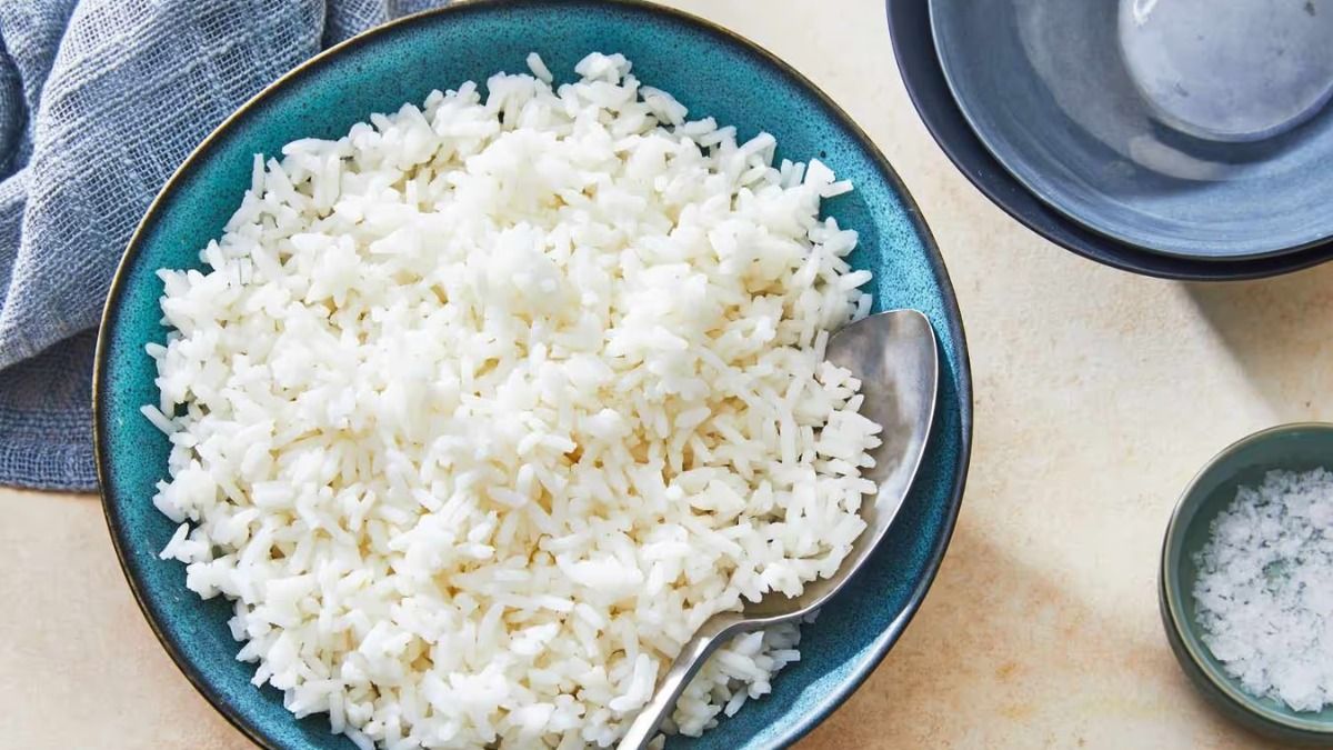 ফ্রিজে রাখা ভাত গরম করে খাওয়া কতটা উপকারী? জানুন বিশেষজ্ঞদের পরামর্শ ফ্রিজে রাখা ভাত গরম করে খাওয়া কতটা উপকারী? জানুন বিশেষজ্ঞদের পরামর্শ