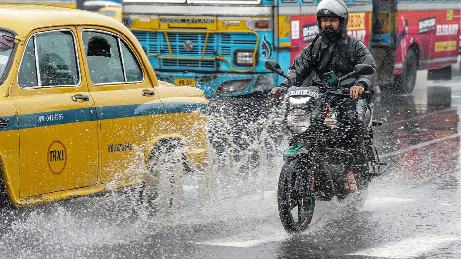 এই দিন থেকে আর বৃষ্টি হবে না, ঝলমলে রোদ উঠবে, জানুন ওয়েদার আপডেট এই দিন থেকে আর বৃষ্টি হবে না, ঝলমলে রোদ উঠবে, জানুন ওয়েদার আপডেট