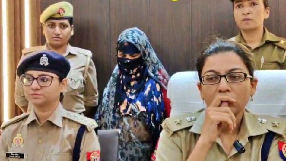 এক কোটির বিমা হাতাতে প্রেমিকের সঙ্গে মিলে ছেলেকে খুন মায়ের, চাঞ্চল্যকর ঘটনা এক কোটির বিমা হাতাতে প্রেমিকের সঙ্গে মিলে ছেলেকে খুন মায়ের, চাঞ্চল্যকর ঘটনা