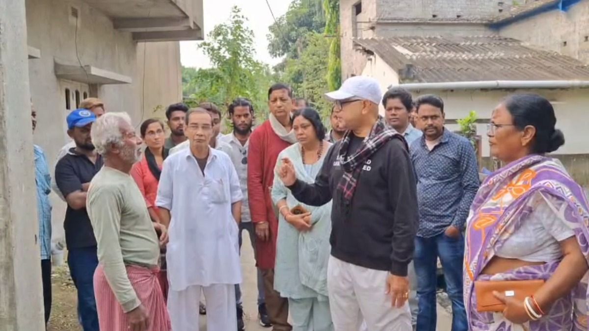 মেদিনীপুরে BJP-র CAA ক্যাম্প Vs TMC-র SIR হেল্পডেস্ক, শঙ্কায় বাংলাদেশি কলোনি