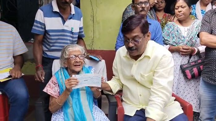 পেনশন জমিয়ে উত্তরবঙ্গ দুর্যোগ তহবিলে ১ লক্ষ দান বৃদ্ধার।-ফাইল ছবি