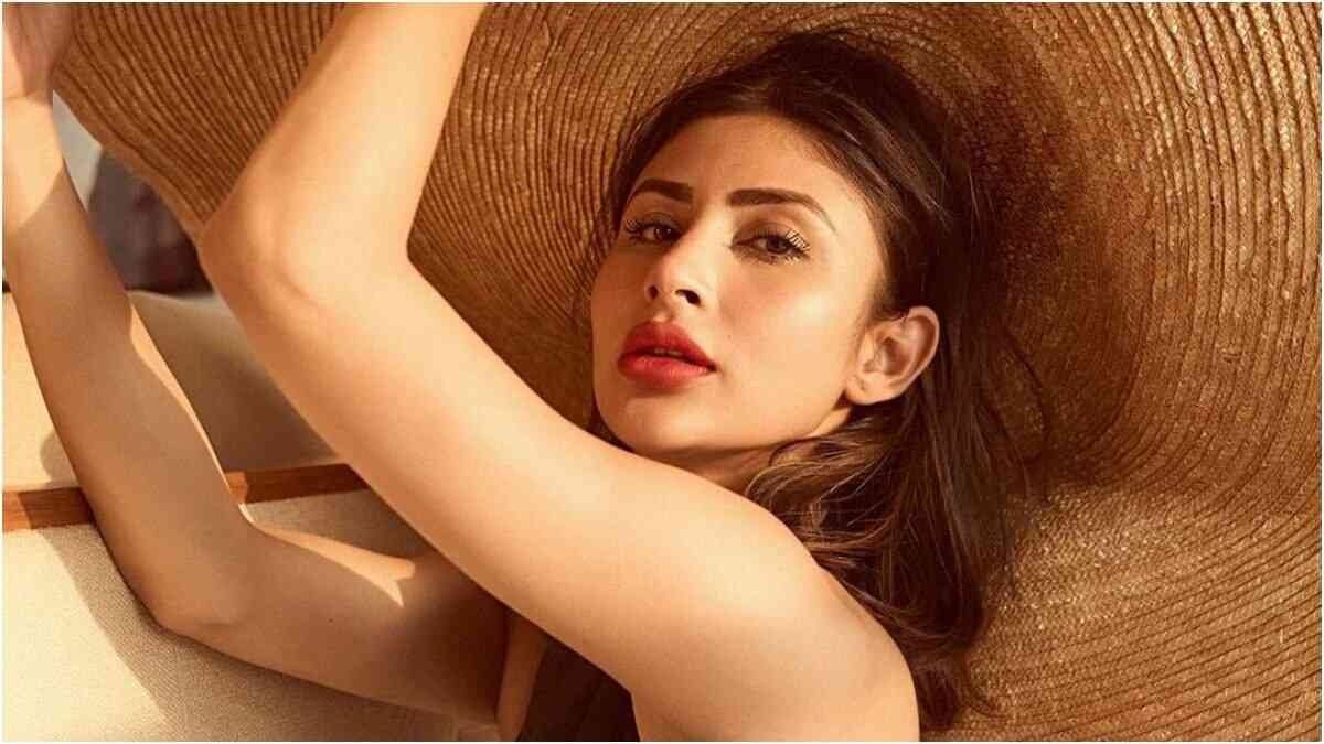 বলিউডের অন্ধকার দিক, শুরুর দিনের ভয়াবহ অভিজ্ঞতা শোনালেন মৌনি