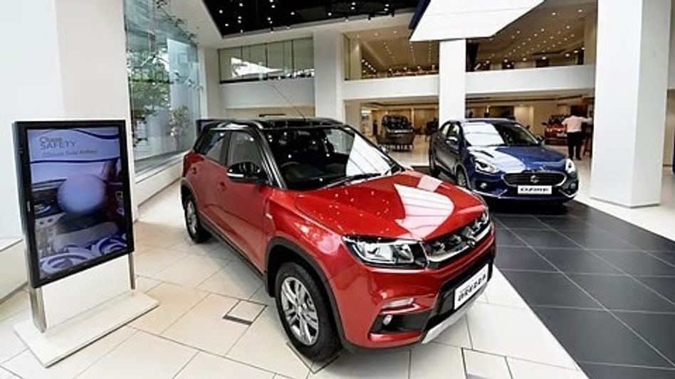 GST কমতেই রেকর্ড বিক্রি হয়েছে মারুতির এই গাড়ি, দাম কত? GST কমতেই রেকর্ড বিক্রি হয়েছে মারুতির এই গাড়ি, দাম কত?