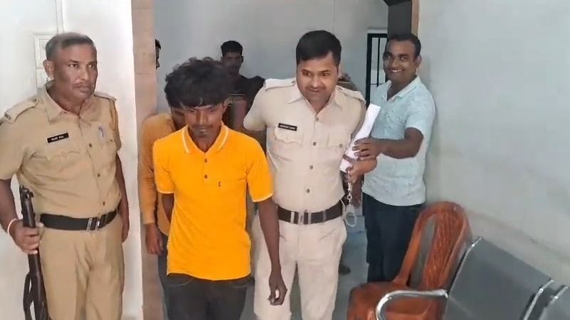 মুর্শিদাবাদে 'অবৈধ খেলা' খেলছিল, ৫ জনকে ধরল পুলিশ 