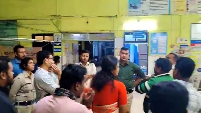 শিশুকন্যার গোপনাঙ্গে রক্তক্ষরণ... তারকেশ্বরের সরকারি হাসপাতালে বিক্ষোভ বিজেপির