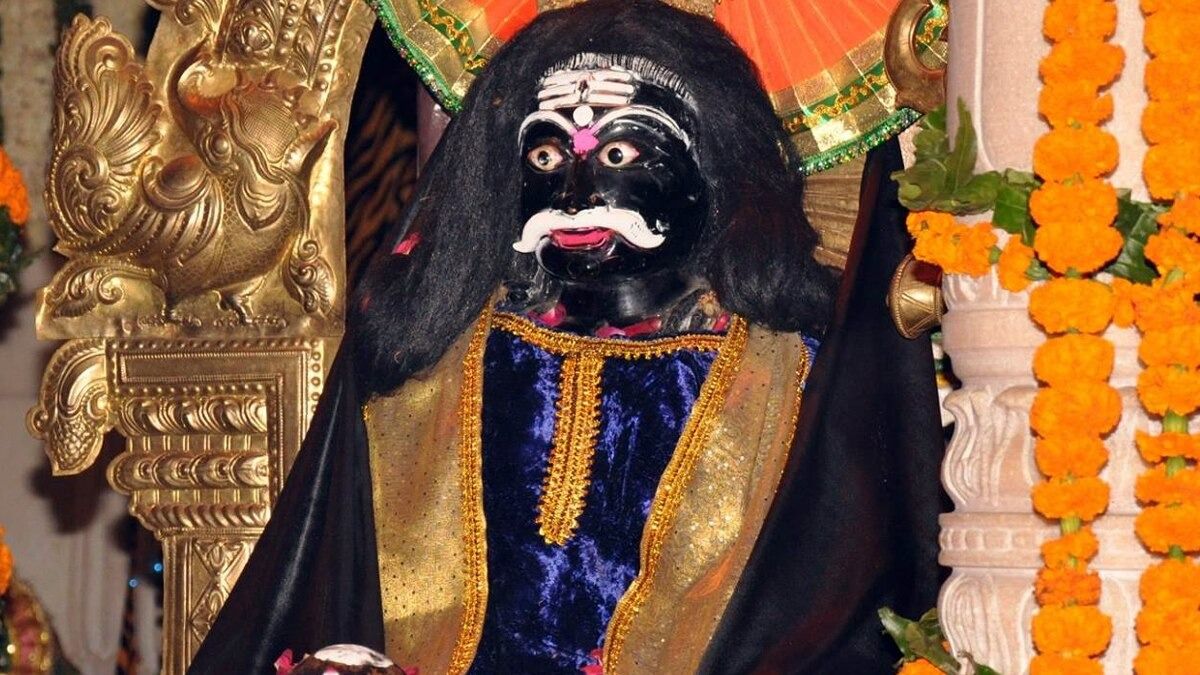 শনিকে তুষ্ট করতে অবশ্যই করুন এই কাজ, বড়বাবার আশীর্বাদ পাবেন