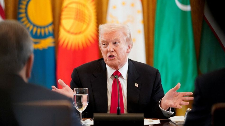 'ভারত শিগগিরই আমাকে আবার ভালোবাসবে,' হঠাত্ কেন বললেন ট্রাম্প? 'ভারত শিগগিরই আমাকে আবার ভালোবাসবে,' হঠাত্ কেন বললেন ট্রাম্প?