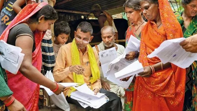 BLA নিয়োগে কমিশনের নিয়ম বদল ঘিরে কেন ক্ষুব্ধ TMC? ঠিক কী পরিবর্তন? বিস্তারিত