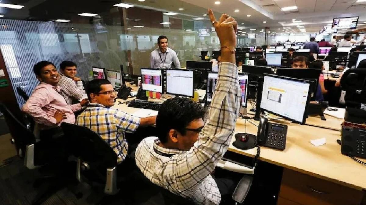 হঠাত্‍ রকেট গতি নিল শেয়ারবাজার, কোন স্টকগুলি দাপাচ্ছে?