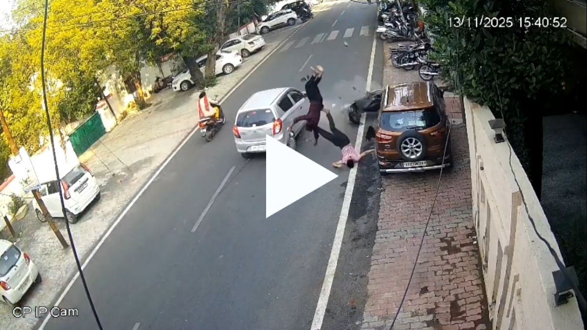 উল্টোপথে ঢুকল গাড়ি, স্কুটারে সজোরে ধাক্কা... CCTV ফুটেজ