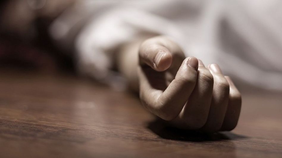 বিএলও-র ঝুলন্ত দেহ উদ্ধার, পরিবারের দাবি, SIR-এর কাজের চাপে আত্মহত্যা বিএলও-র ঝুলন্ত দেহ উদ্ধার, পরিবারের দাবি, SIR-এর কাজের চাপে আত্মহত্যা