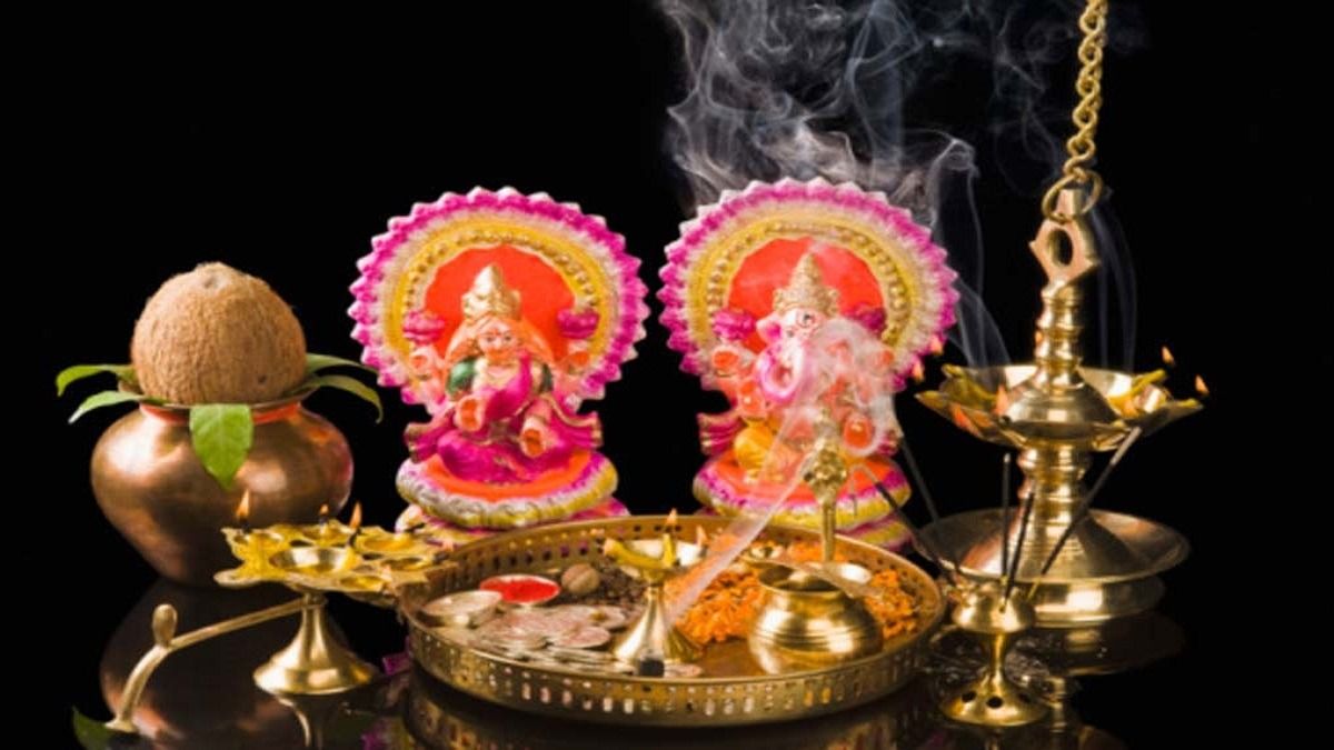 বাড়িতে রাখা দেব- দেবীর মূর্তির উচ্চতা কত হওয়া উচিত? বাস্তু নিয়মগুলি জেনে নিন