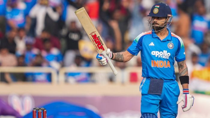 রাঁচির মাঠে ব্যাট হাতে গর্জে উঠলেন কিং কোহলি,, সেঞ্চুরিতে বোঝালেন তিনি ফুরিয়ে যাননি