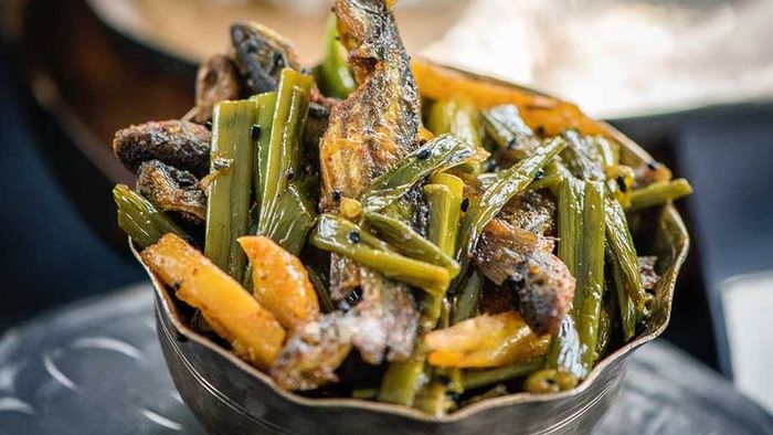 শীত ছাড়া পাবেন না, বানিয়ে ফেলুন জমজমাট পিঁয়াজকলি-মৌরলা